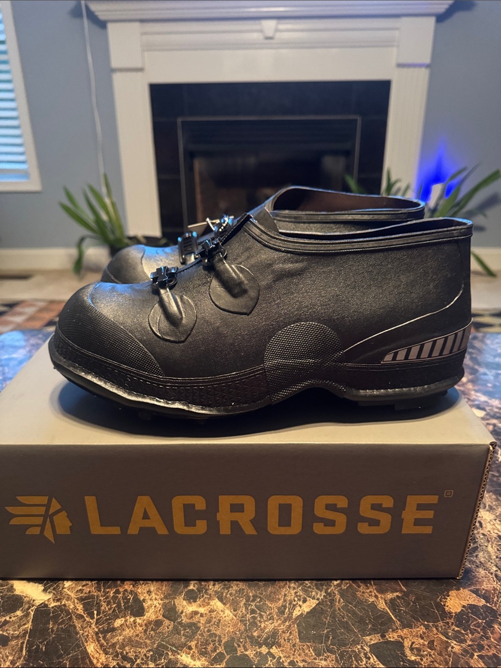 NIB LaCrosse Tracktion 2-Buckle Black Overshoe 5" - Men’s Size 10M